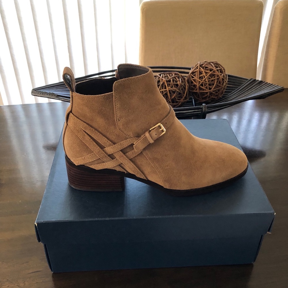 Brand new 🥂🎉🎊 Cole Haan Perlie Boot in the Box sz 8.5  Authentic COLE HAAN
